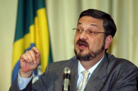 Comissão da Câmara cancela reunião em que votaria convocação de Palocci Comissão da Câmara cancela reunião em que votaria convocação de Palocci