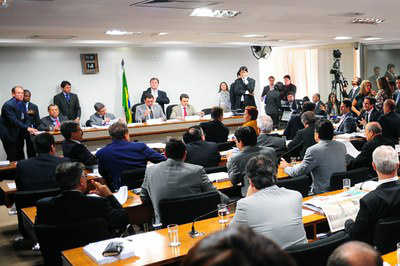 CPMI do Cachoeira deve se estender até as vésperas do Natal