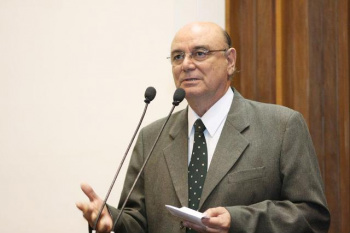 Tetila exalta participação de paraguaios no crescimento de MS Tetila relatou que MS abriga cerca de 300 mil paraguaios e descendentes atualmente.