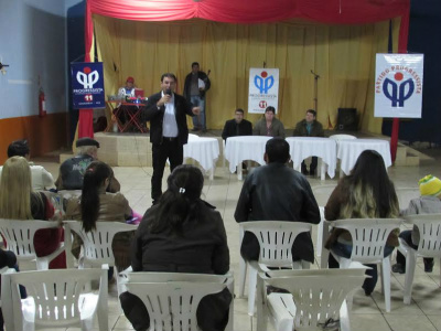Maikell Ruiz apresenta seu nome como pré-candidato a vereador pelo PP Empresário e pré-candidato a prefeito, Gilmar Vicentin, também participou da reunião / Foto: Assessoria