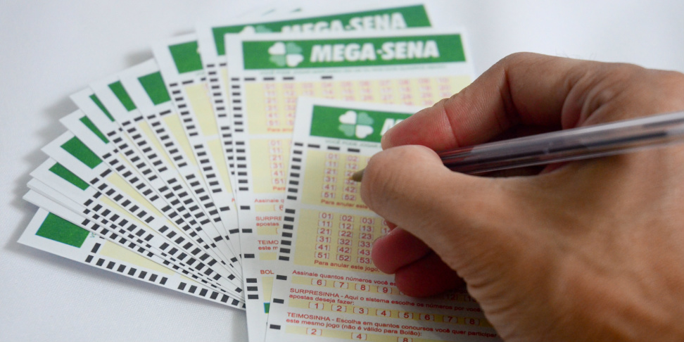 Mega-Sena pode pagar R$ 24 milhões neste sábado Foto: Divulgação
