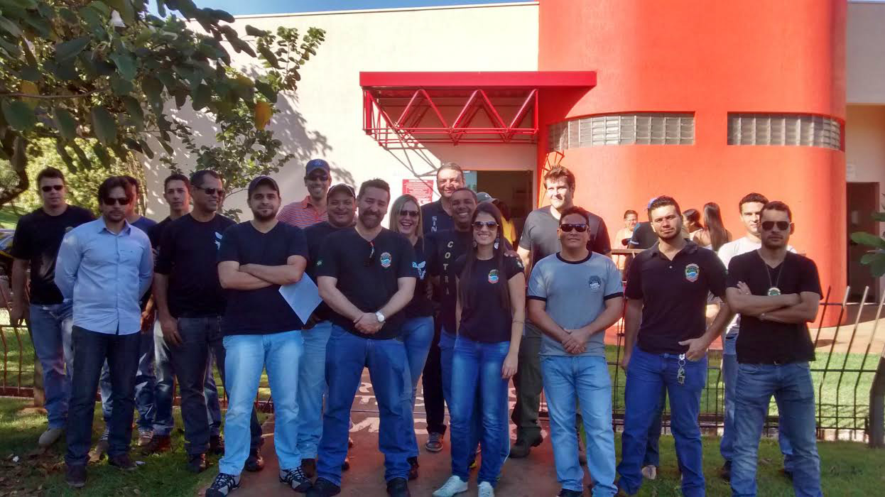 Policiais Civis doam sangue e pedem apoio às reivindicações da classe