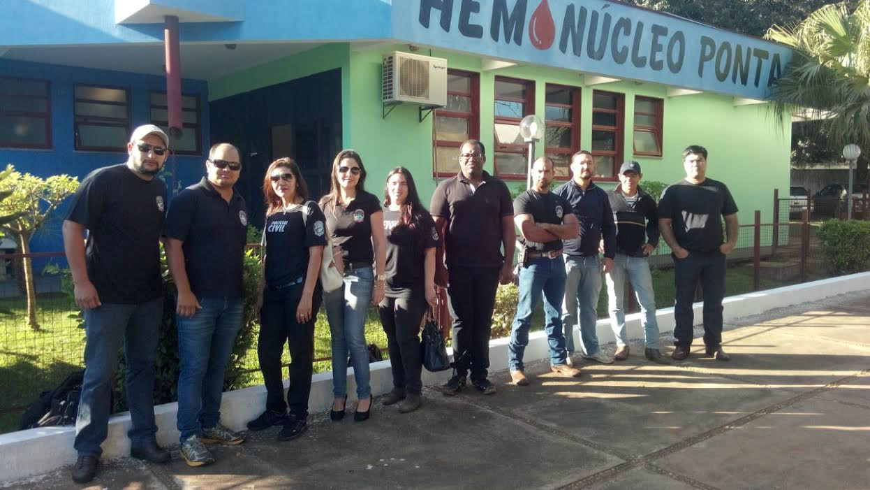 Policiais Civis doam sangue e pedem apoio às reivindicações da classe