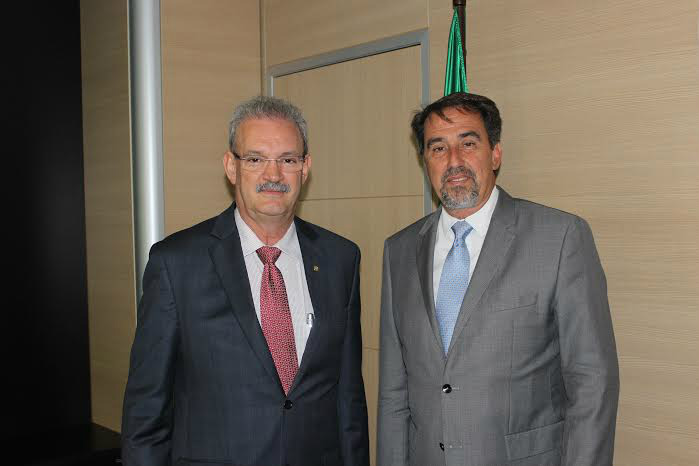 Em audiência, Geraldo assegura terceira parcela dos recursos para Sul Fronteira Deputado Geraldo Resende, em audiência com o ministro Gilberto Occhi.