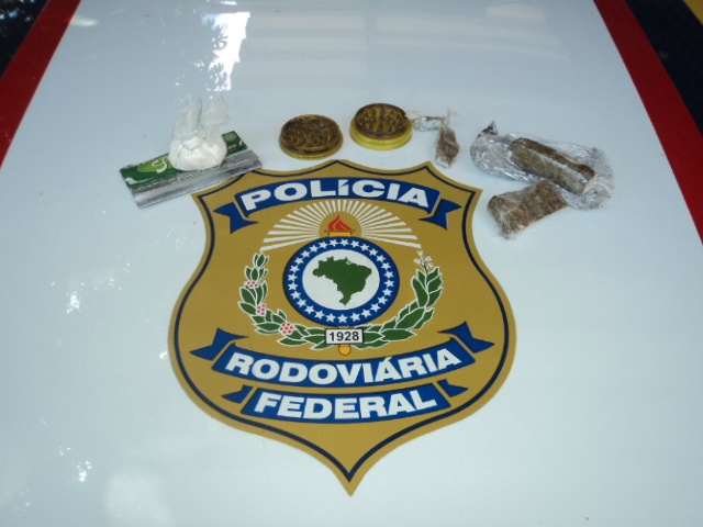 PRF prende integrantes de torcida organizada com maconha e cocaína