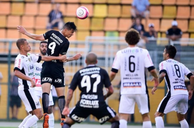 Corinthians leva três do Braga e precisará virar eliminatória em Itaquera Bragantino derrota o Timão na primeira partida (Foto: Gazetapress)