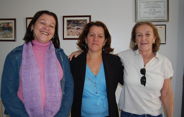 Simted de Amambai promove eleições em junho Membros da Chapa 1, (d/e)Elza Raimundo de Oliveira, Olga Tobias Mariano e Cassia Dalva Miranda Meira.