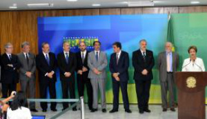 Dilma diz que recebeu com indignação abertura de processo de impeachment A presidente Dilma Rousseff em pronunciamento se manifesta com indignação sobre a aceitação do pedido de impeachment Foto: Wilson Dias