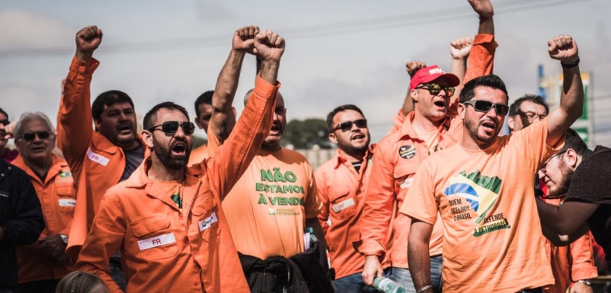 Vitória dos petroleiros:TRT do Paraná suspende demissões em fábrica da Petrobras