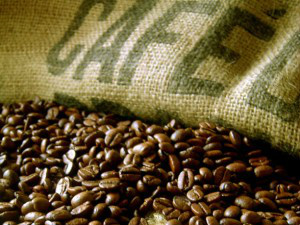 Café: Abril termina com tendência de baixa em NY e sem preço mínimo no Brasil