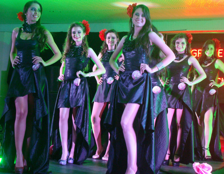 Amambaiense foi 4ª colocada no Miss Brasil Face of the World 2013 A amambaiense, Fernanda Nascimento. 4ª colocada no Concurso Miss Brasil of the World 2013. Foto: Ariane Brandão/Eamambai