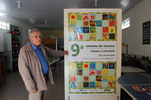 O diretor do Museu de Amambai, Almiro Pinto Sobrinho.