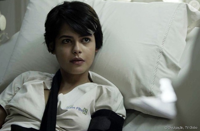 'O Outro Lado do Paraíso': Adriana fica em estágio terminal. 'Só um mês de vida' Adriana (Julia Dalavia) Henrique (Emílio de Mello) Elizabeth (Gloria Pires) Jô (Bárbara Paz) Renato (Rafael Cardoso), na novela 'O Outro Lado do Paraíso'© Divulgação, TV Globo