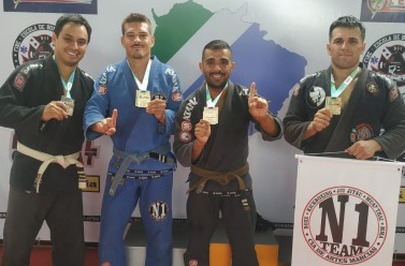 Atletas de Jiu-Jitsu de Amambai são destaques em competição estadual Os atletas Gabriel Aguilera, Diego Antunes Davalo, Cristiano Nehring e Rafael Delgado / Foto: Divulgação
