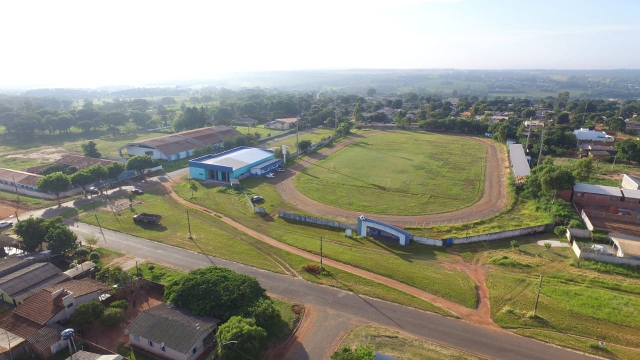Campão da Poli Esportiva de Amambai recebe manutenção e limpeza Foto: Decom