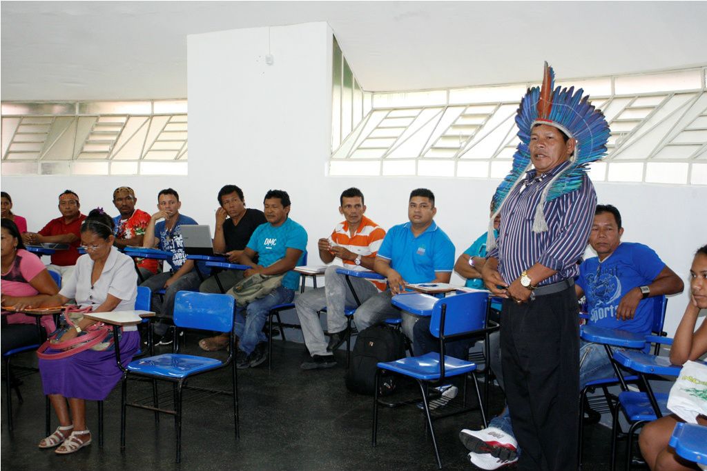 O acordo também prevê a criação de cargos efetivos de professor indígena de nível superior.