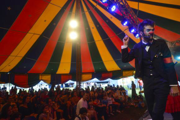 Artistas brasileiros e estrangeiros se apresentam durante o Festival Internacional de Palhaços - Sesc Fest Clown, em Brasília Marcello Casal Jr/Agência Brasil