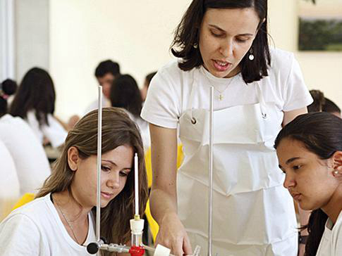MEC vai estimular formação de professores na área de ciências exatas