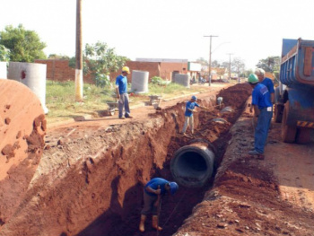 Amambai recebe 5,4 mi em investimentos da Funasa de MS A captação do esgoto passará pelos bairros CDHU, Vila Jussara e Copacabana, com uma rede coletora de 5.808 metros e três estações elevatórias.