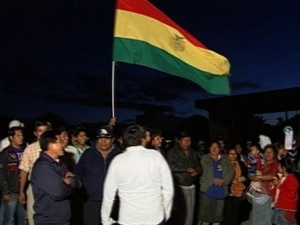 Bolivianos fecham fronteira com o Brasil, emCorumbá (Foto: Reprodução/TV Morena)