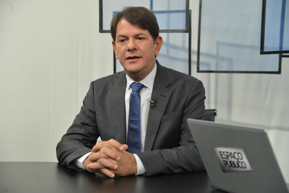 Cid Gomes apoia redução gastos e diz que cortes não afetarão programas do MECValter Campanto/Agência Brasil