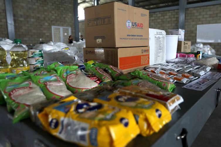 Ajuda humanitária para a Venezuela guardada em um armazém, em Cúcuta, na Colômbia, perto da fronteira entre a Colômbia e a Venezuela   (Luisa Gonzalez/Reuters/Direitos reservados)