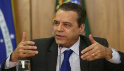 Henrique Eduardo Alves enviou carta com o pedido de demissão a Temer, afirmando que tomou a decisão para “não criar constrangimentos” ou “qualquer dificuldade” para o governo