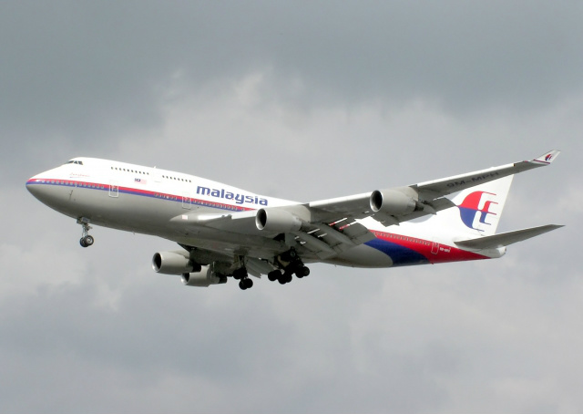 O Boeing 777 que desapareceu do radar, no dia 8 de março, 40 minutos depois de ter partido de Kuala Lumpur com destino a Pequim, levava 239 pessoas a bordo