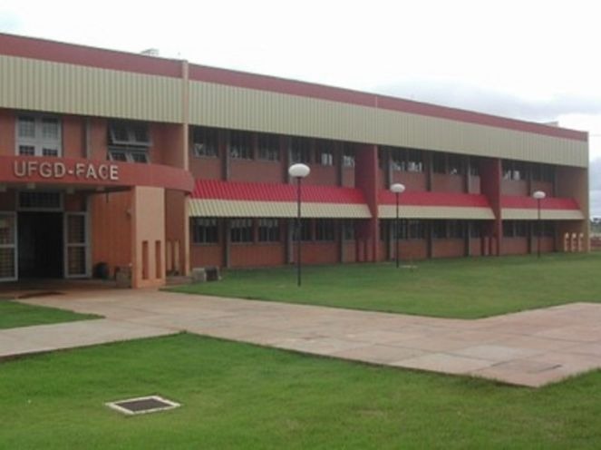 Vista do prédio da UFGD (Foto: Divulgação )