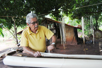 Artesanato com bananeira é alternativa para combater ócio na aposentadoria Vandir Gomes Vasconcelos.