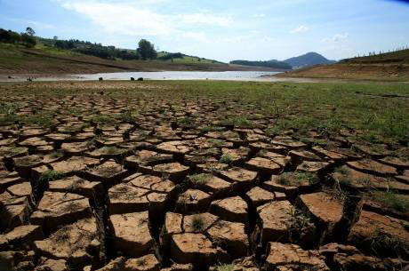 Nível do Sistema Cantareira continua em queda e vai a 6,6% Nível do Sistema Cantareira continua em queda e vai a 6,6%