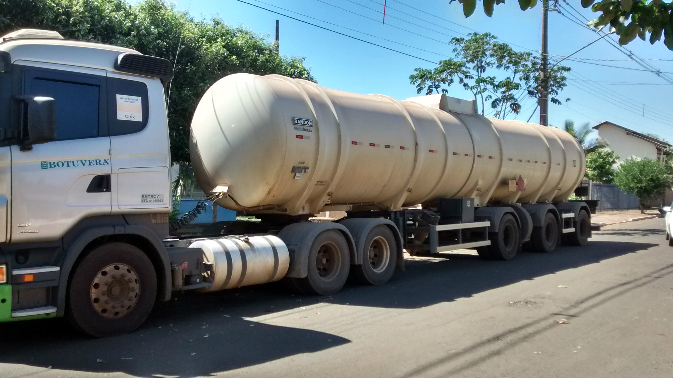 PMA autua empresa mato-grossense e carreta por diesel transportado ilegalmente