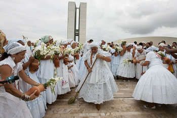 Pesquisa mostra que religiões afro-brasileiras são vítimas de intolerância Pesquisa mostra que religiões afro-brasileiras são vítimas de intolerância