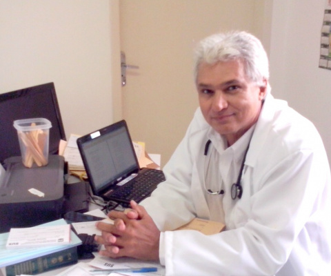 O autor do poema vencedor, Diobelso Teodoro de Souza, é médico e reside atualmente em Florianópolis / Foto: Divulgação