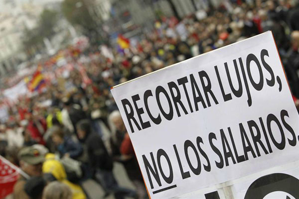  Na Espanha, a previsão é de que o desemprego chegue a 27% ainda este ano (Foto: J.J. Guillén. EFE) 