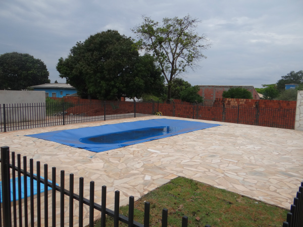 A piscina foi construida para atender os trabalhadores filiados no Simted
