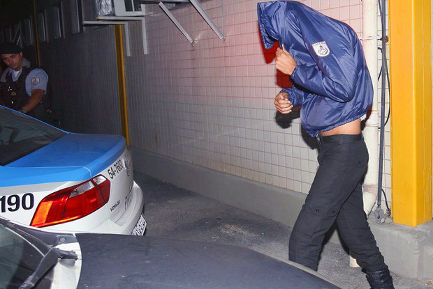 Policiais acusados de estupro no Jacarezinho são expulsos da Polícia Militar