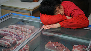 Açougue na China: carne de rato era tingida de vermelho para parecer cordeiro
