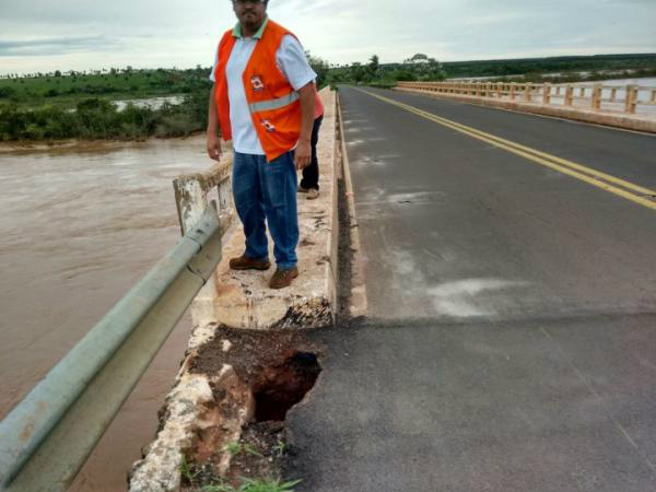 Tráfego na Ponte Guaíra-Porã que liga Tacuru a Iguatemi é liberado A ponte Guíra-Porã que havia sido interditada por conta das fortes chuvas foi liberada / Foto: Divulgação