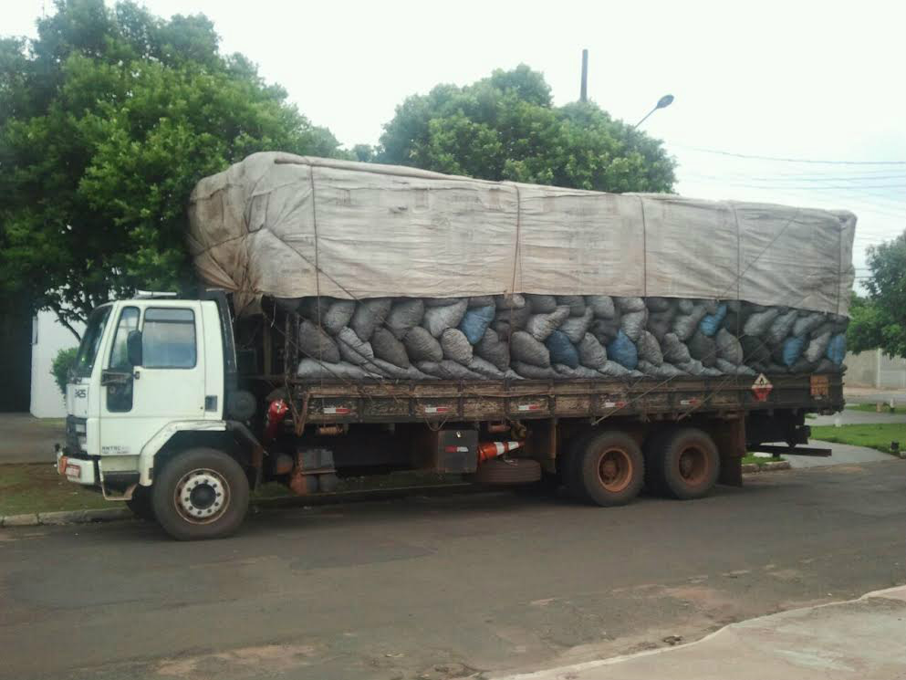 PMA autua em R$ 21 mil carvoeiro por transporte ilegal de 70 m³ de carvão nativo