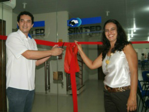João e Gleice inauguraram na segunda-feira a nova sede do Simted em DouradosFoto: Divulgação/Simted