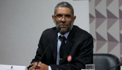 Impeachment: técnicos não viram incompatibilidade de decretos com meta fiscal Analista do Ministério do Planejamento, Georgimar Martiniano de Sousa disse aos senadores que não foi alertado pelo TCU sobre qualquer irregularidade nos decretos de suplementação orçamentária da presidenta afastada Dilma Rousseff