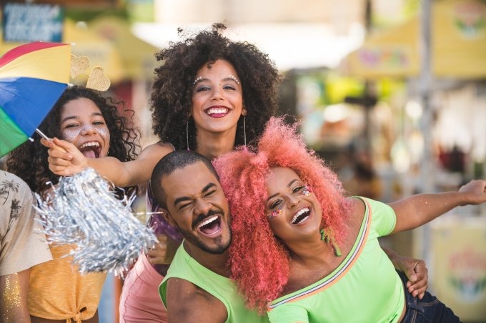 Sororidade e respeito: as chaves de um carnaval agradável Respeito às diferenças e sororidade são palavras-chave para um carnaval agradável e sem machismo e LGBTfobia (Pollyana Ventura/Getty Images)