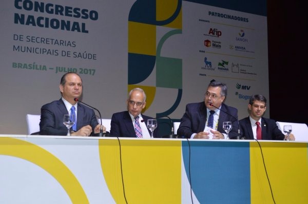 Governo libera R$ 1,7 bilhão para municípios investirem em saúde Governo libera R$ 1,7 bilhão