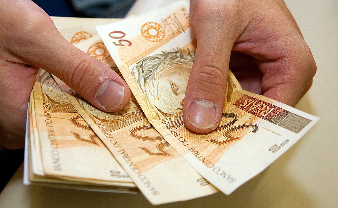 Datafolha: brasileiro está mais otimista com economia do país
