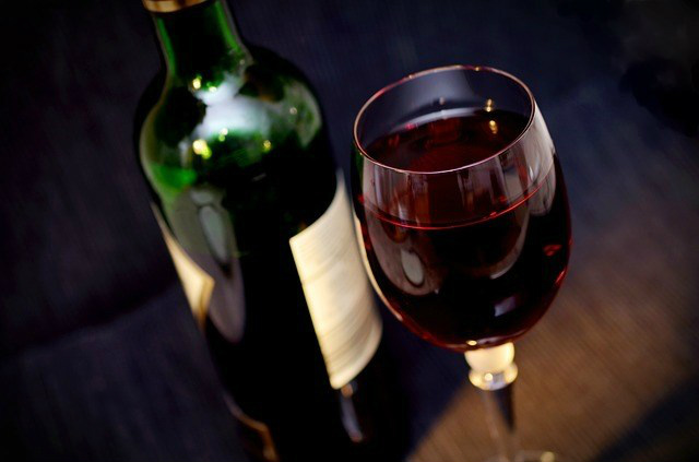 Entenda por que as taças de vinho têm tamanhos e formatos diferentes