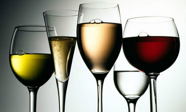 Entenda por que as taças de vinho têm tamanhos e formatos diferentes