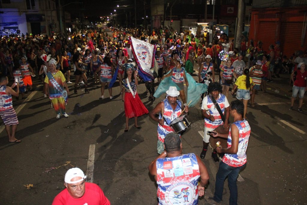 Desfile dos blocos oficiais traz muito colorido e animação Fotos: Daniel Reino e Karina Lima