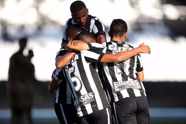 Vice-líder, Botafogo recebe o Santos no Rio Créditos: Divulgação / Botafogo FR