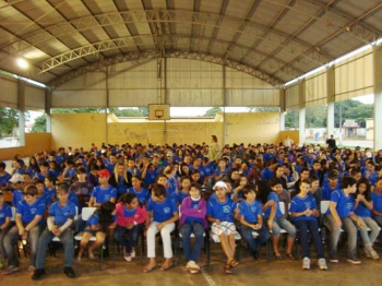 Todos os alunos da escola estão envolvidos na produção de trabalhos para a Feira.